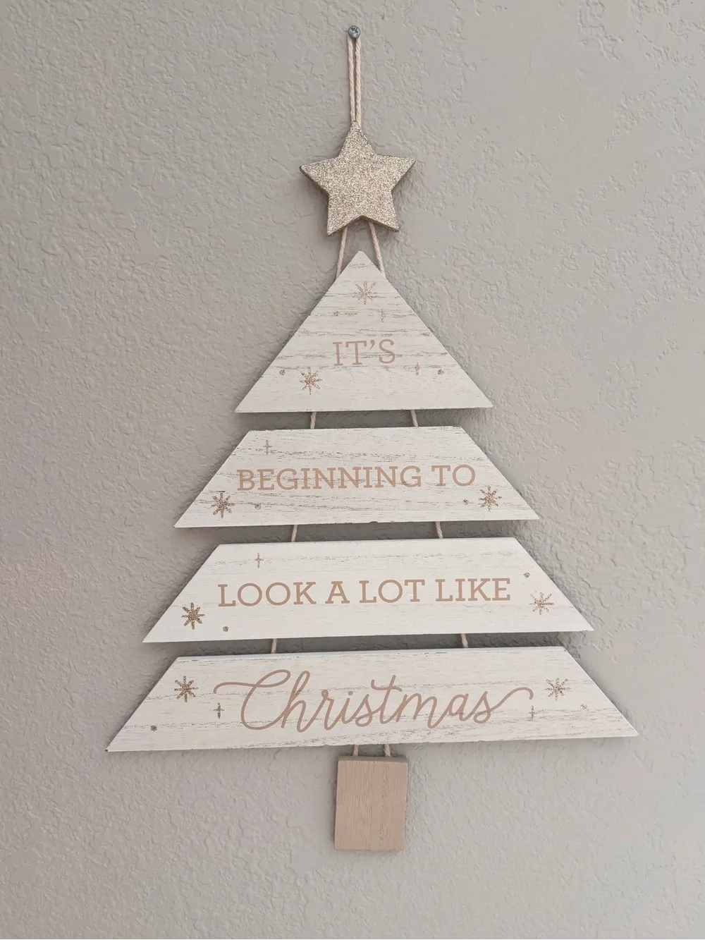 WONDERSHOP Christmas Tree Wall Hanging NWT